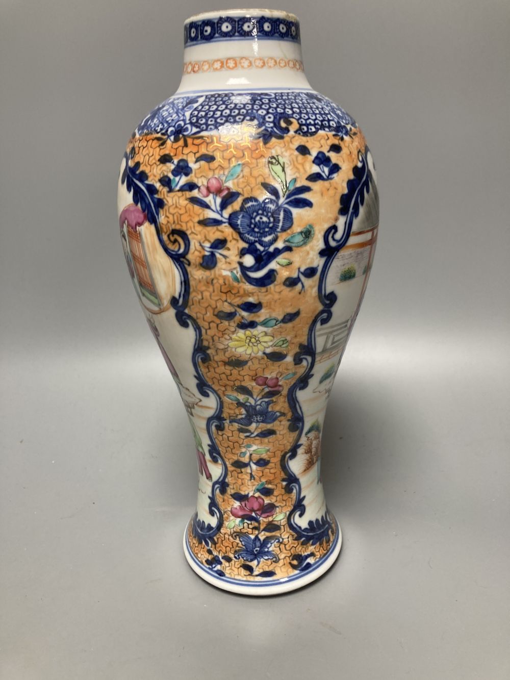 A Chinese Mandarin vases, Qianlong period and a late 19th century Chinese blue and white vase, tallest 29.5cm